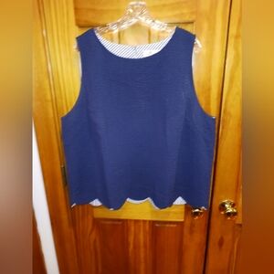 Vineyard Vines Navy blue seersucker sleeveless top 22 EUC